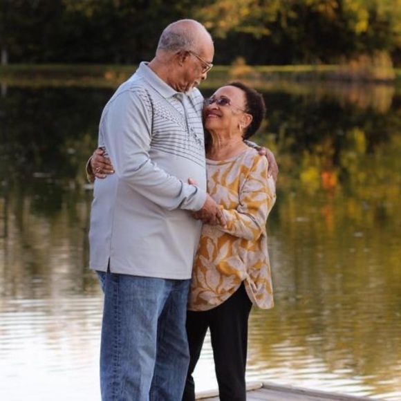 Meet your Posher, Carolyn - Picture 1 of 1